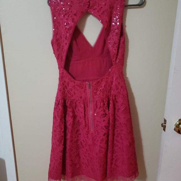 BCBG MAXAZRIA - Picture 2 of 3